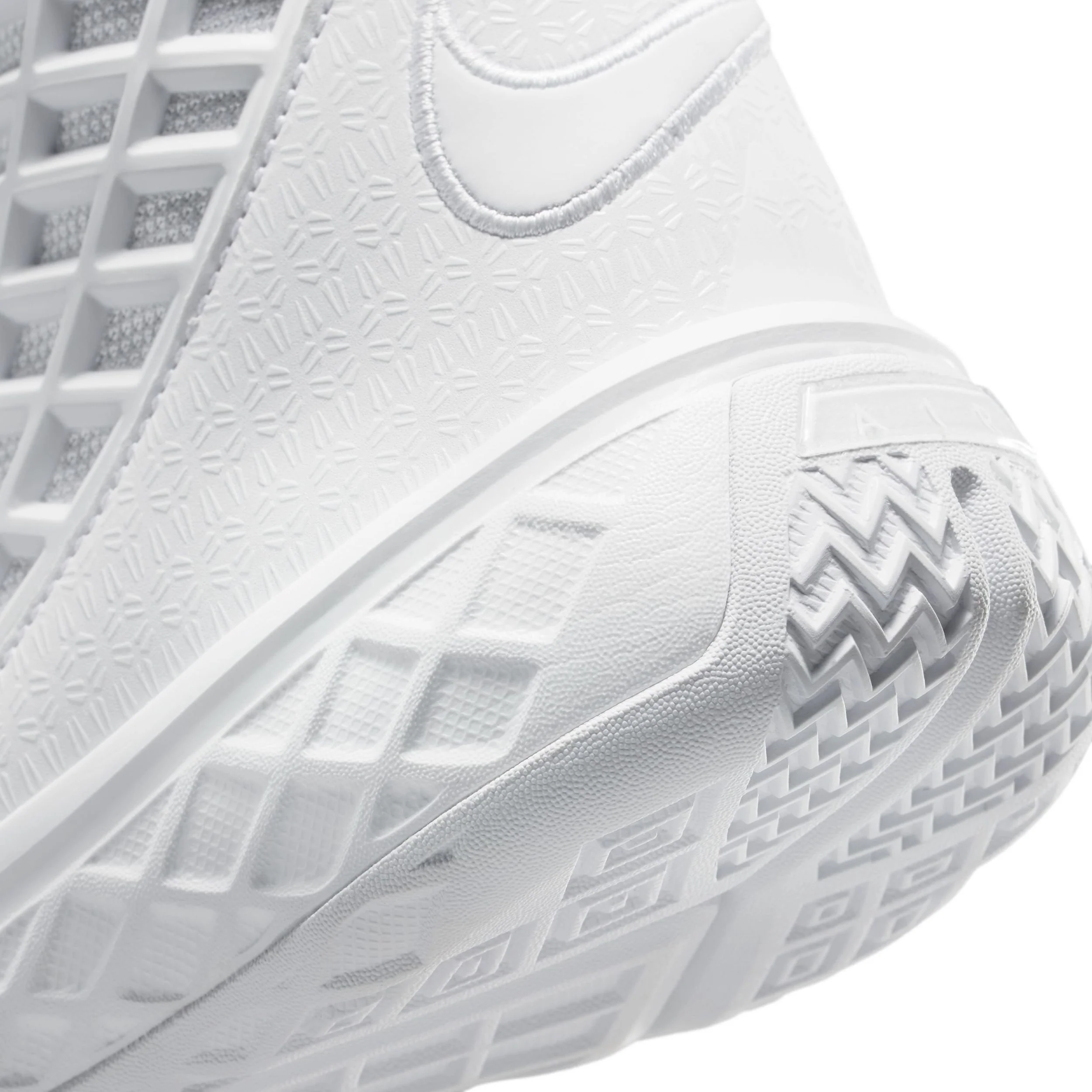 Kobe 3 (Big Kid) - Image 8