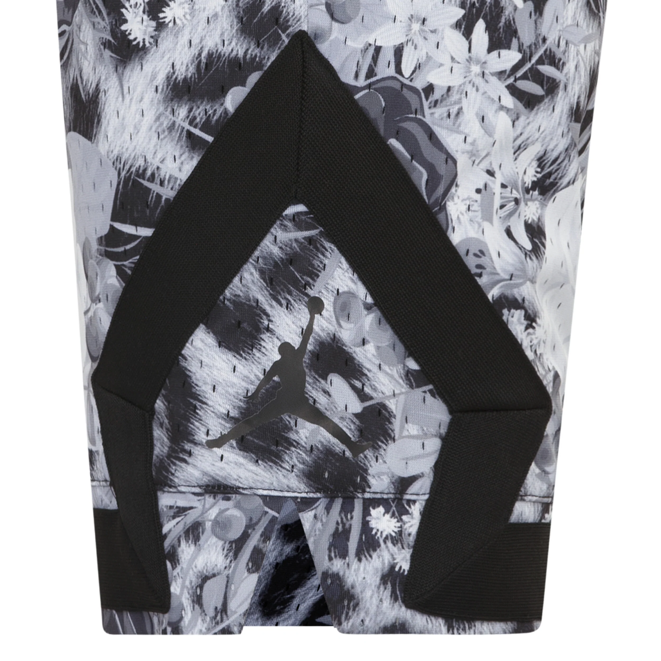 Printed Diamond Shorts (Big Kid) - Image 4