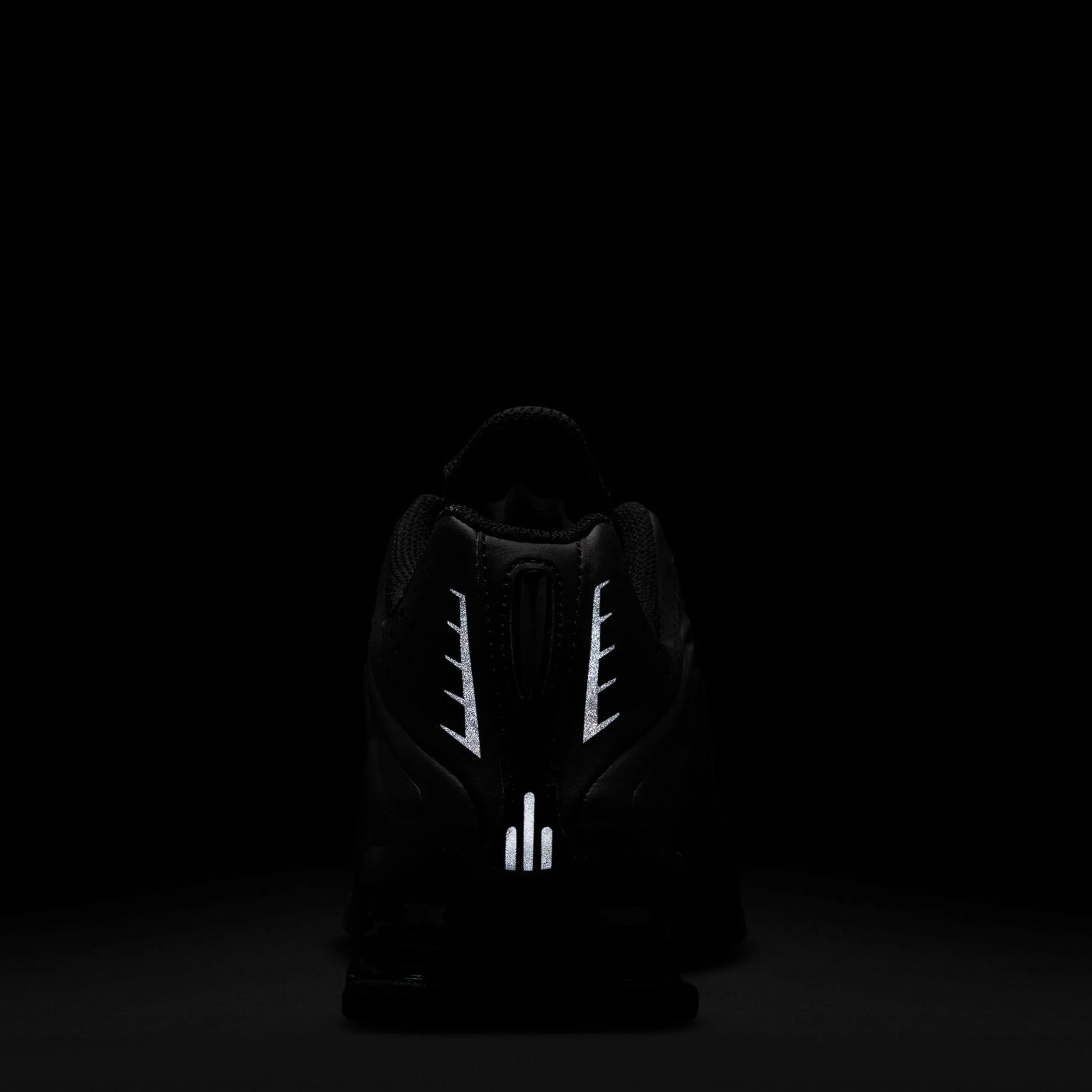 Shox R4 (Big Kid) - Image 6