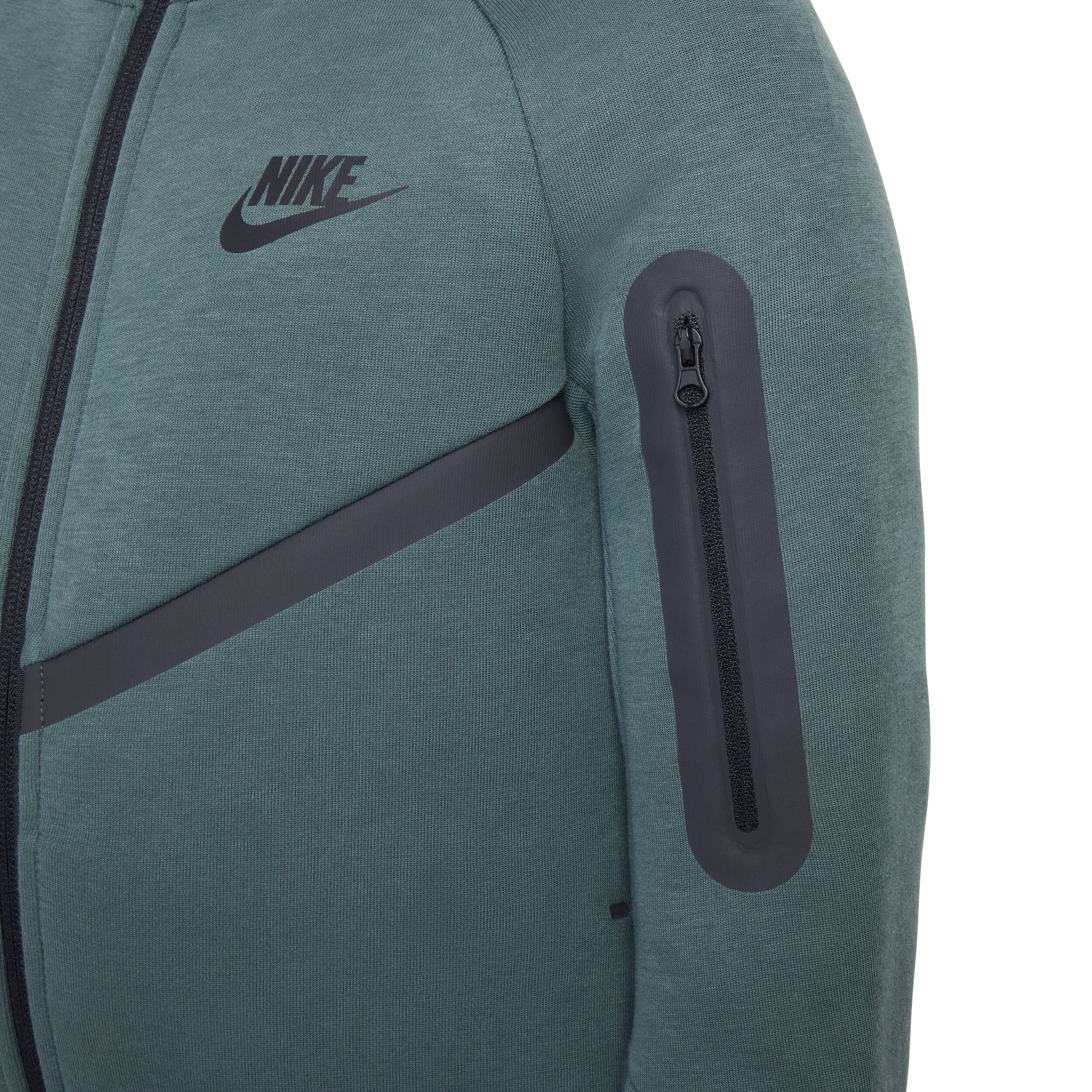 Sportswear Tech Fleece (Big Kid) - Image 3