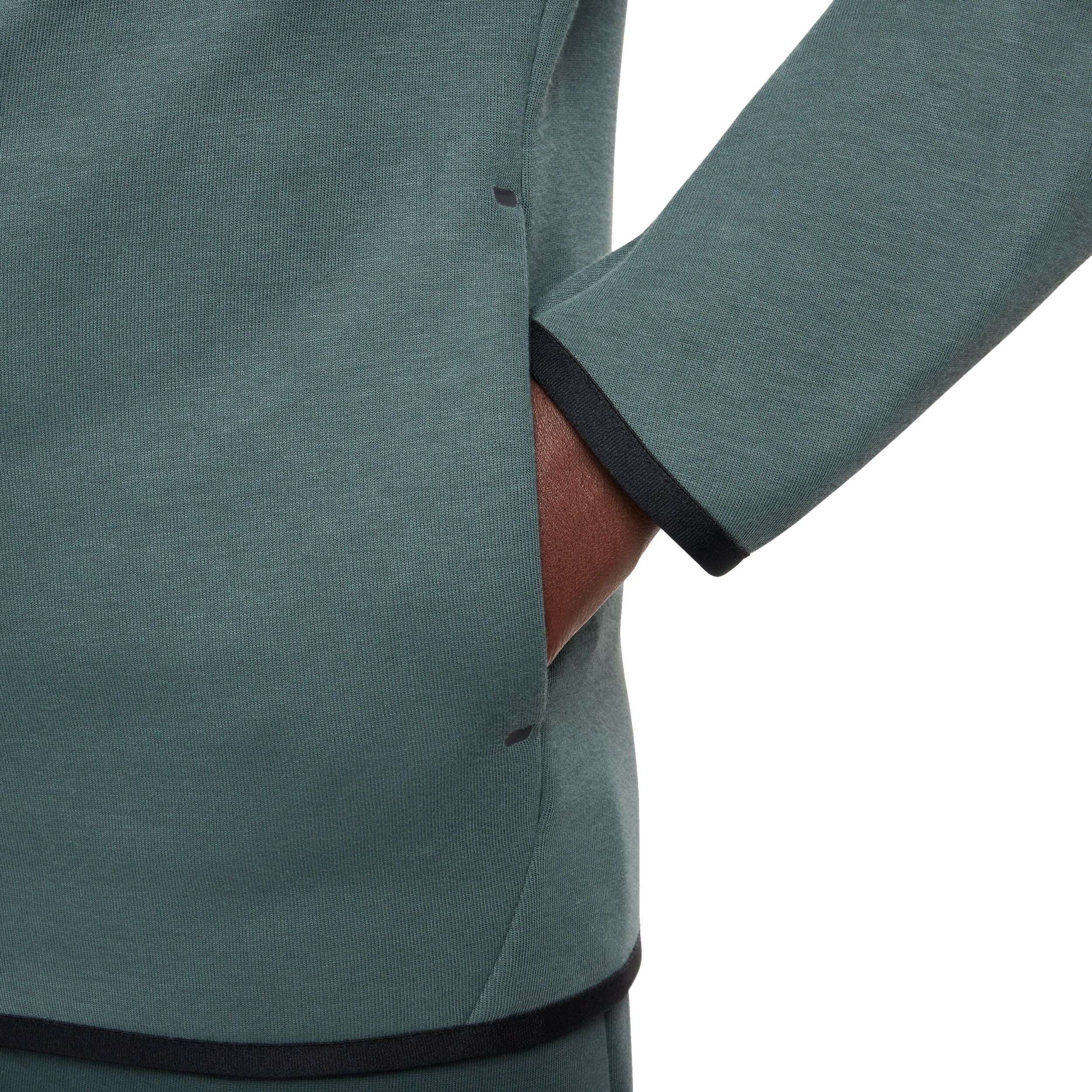 Sportswear Tech Fleece (Big Kid) - Image 5