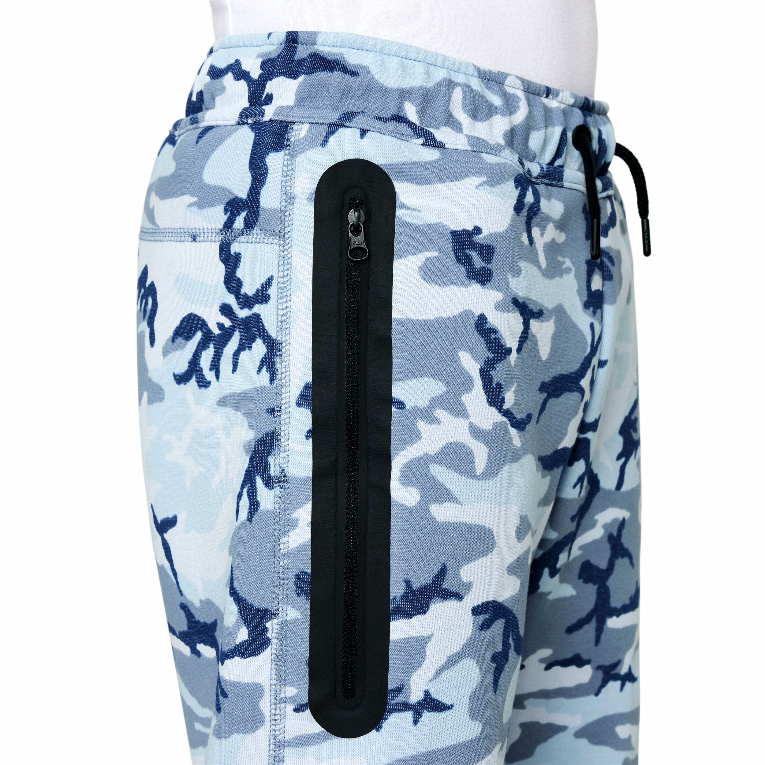 Tech Fleece Pant (Big Kid) - Image 5