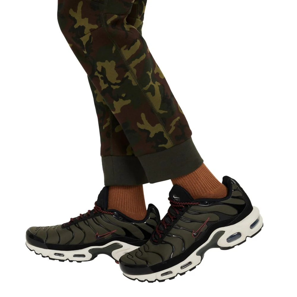 Tech Fleece Pant (Big Kids) - Image 6