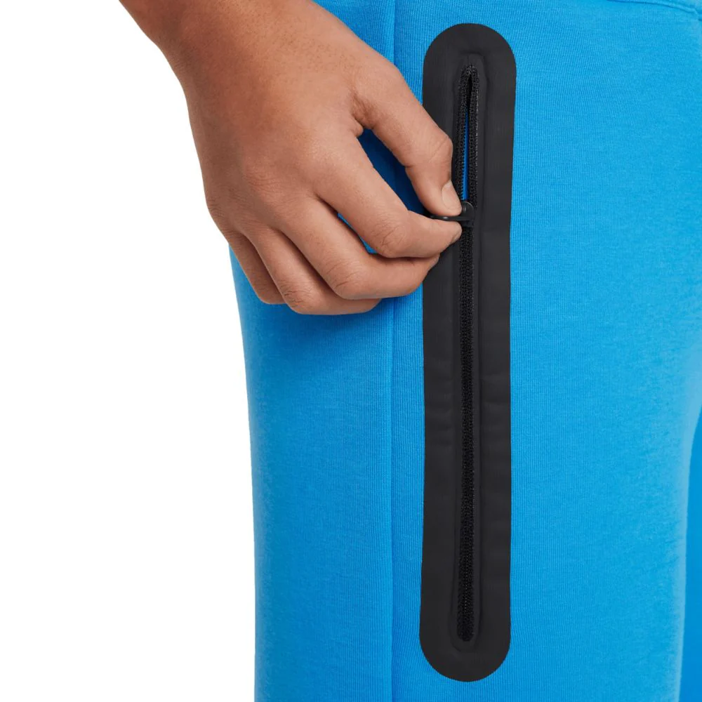 Tech Fleece Short (Big Kids) - Image 4